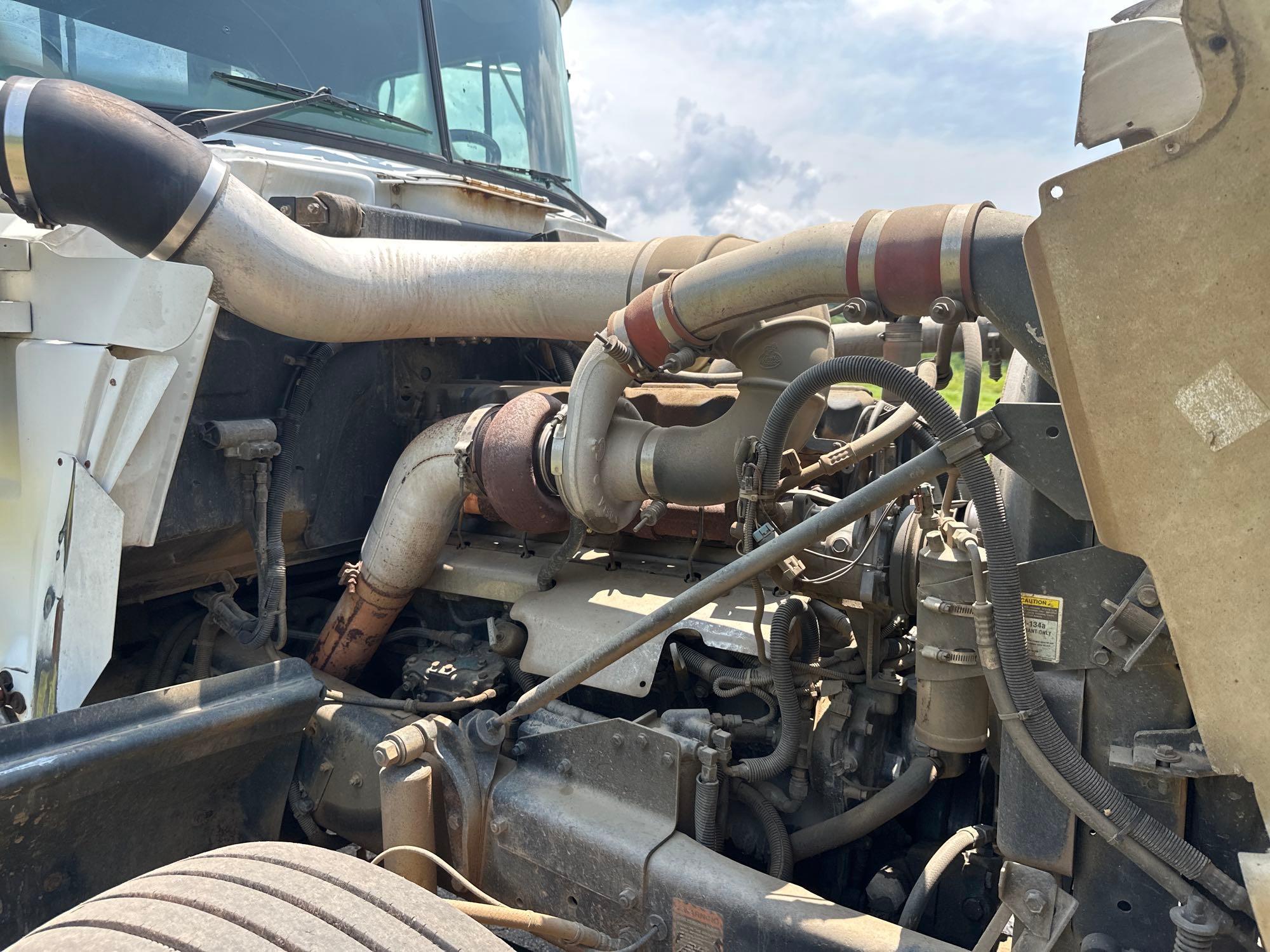 1999 Mack RD688S