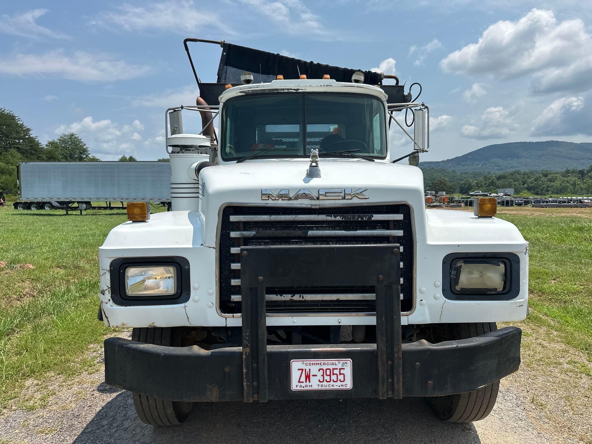 1999 Mack RD688S