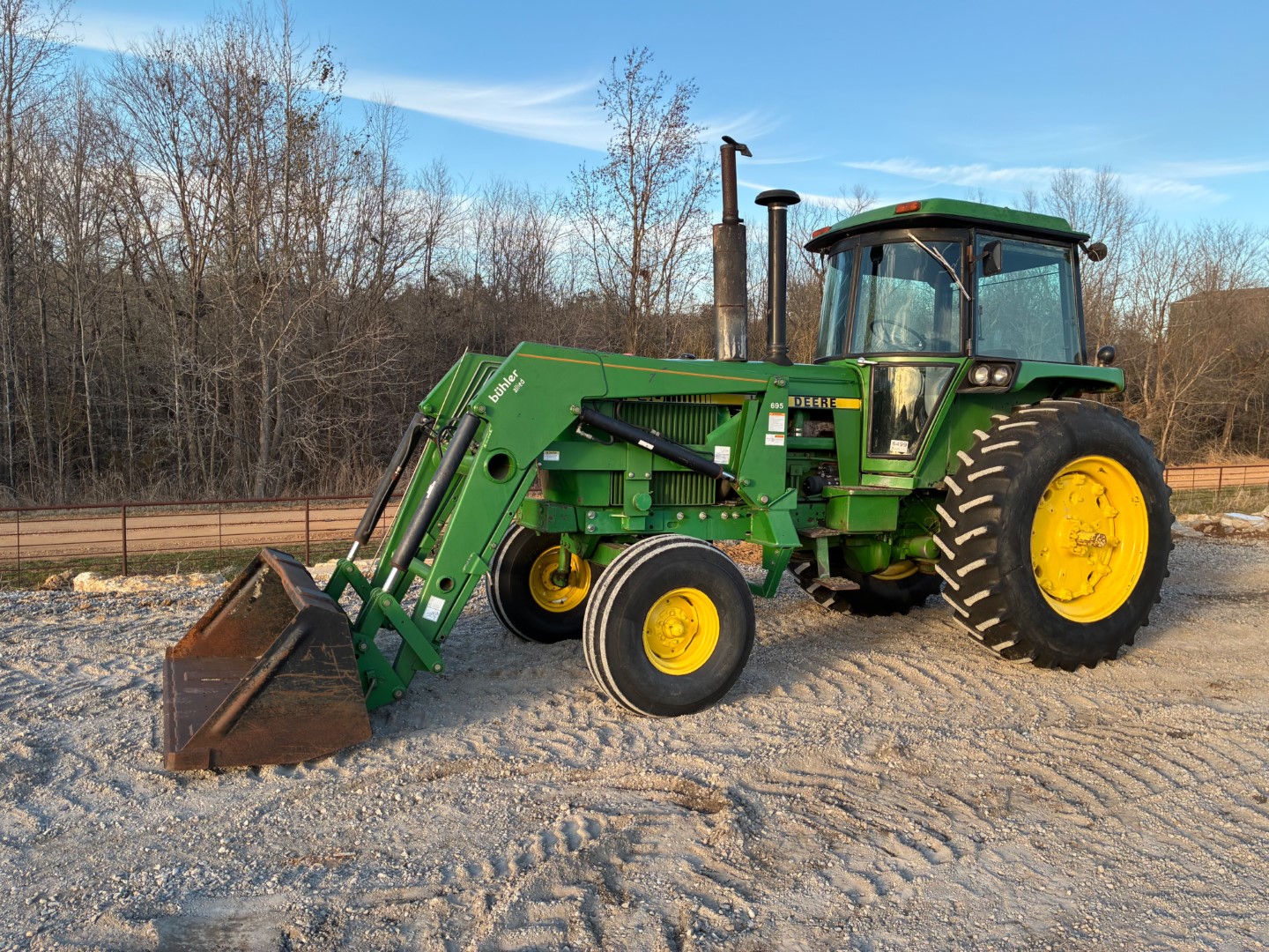 John Deere 4240 w/ Buhler 695 Front End Loader