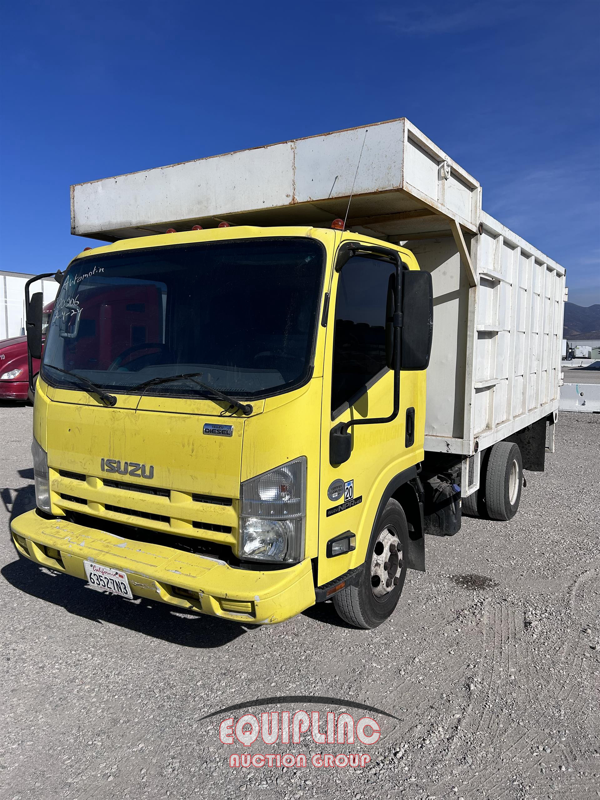 Photo of a 2015 Isuzu NQR