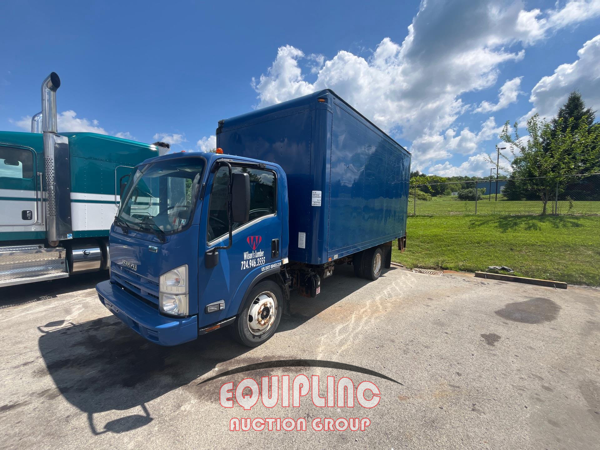 Photo of a 2014 Isuzu NPR