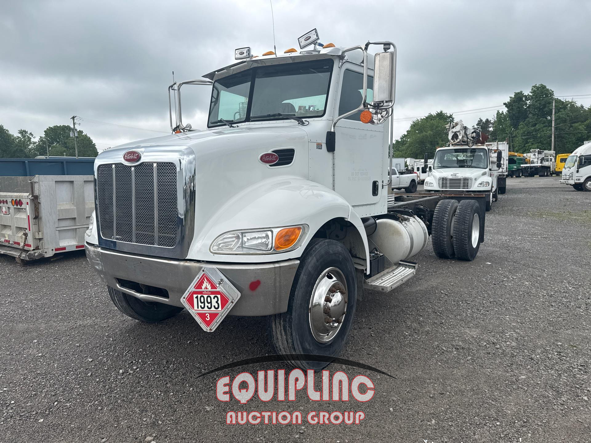 Photo of a 2008 Peterbilt 335