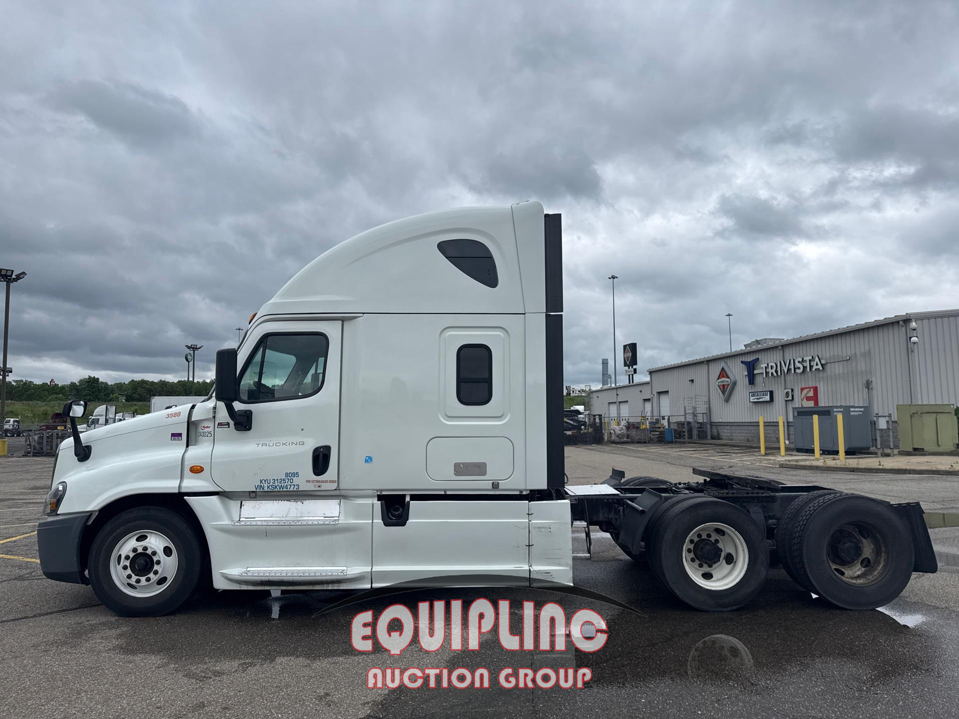 2019 FREIGHTLINER CASCADIA DOUBLE BUNK SLEEPER