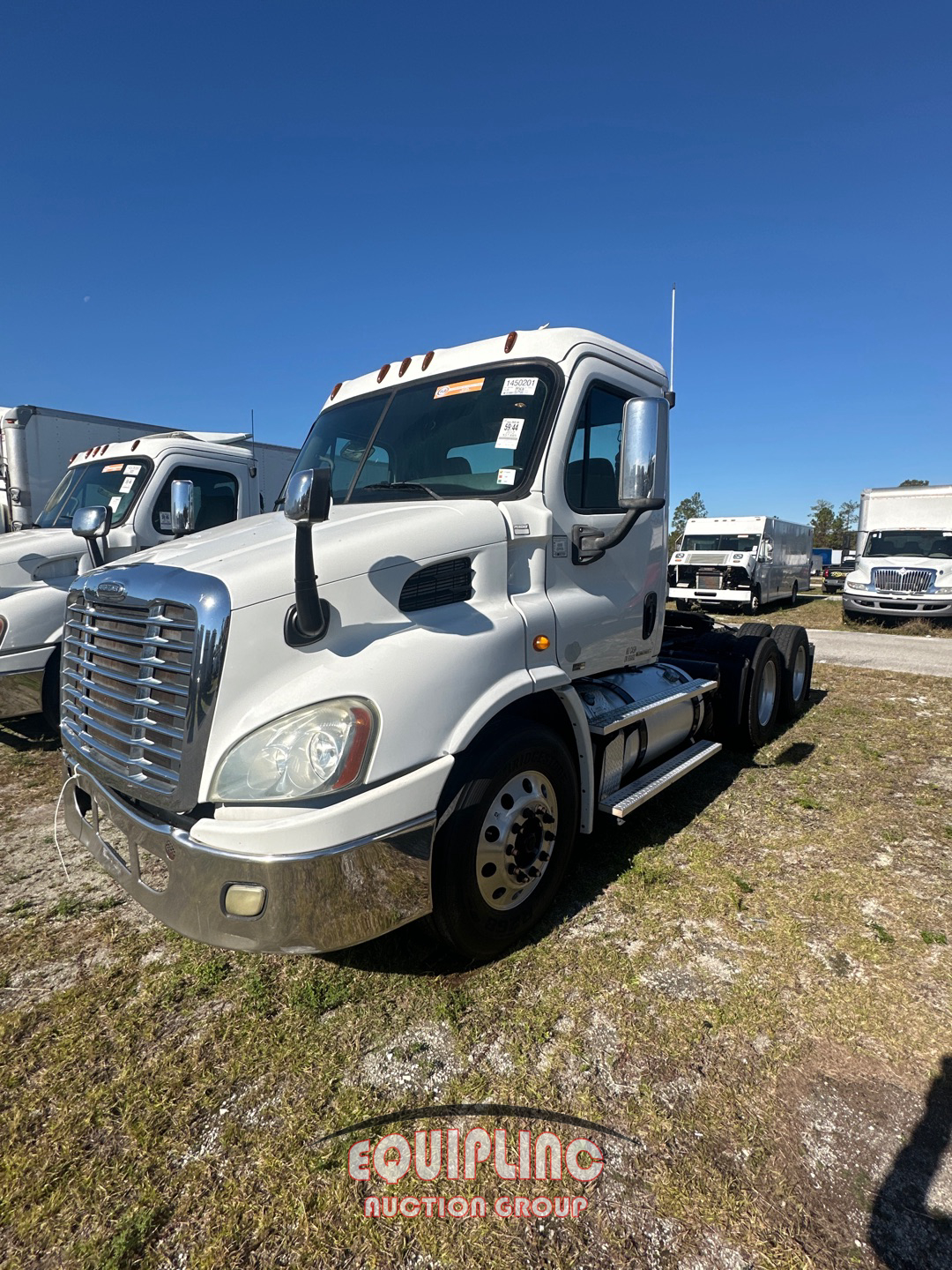 2012 FREIGHTLINER CASCADIA TANDEM AXLE DAY CAB