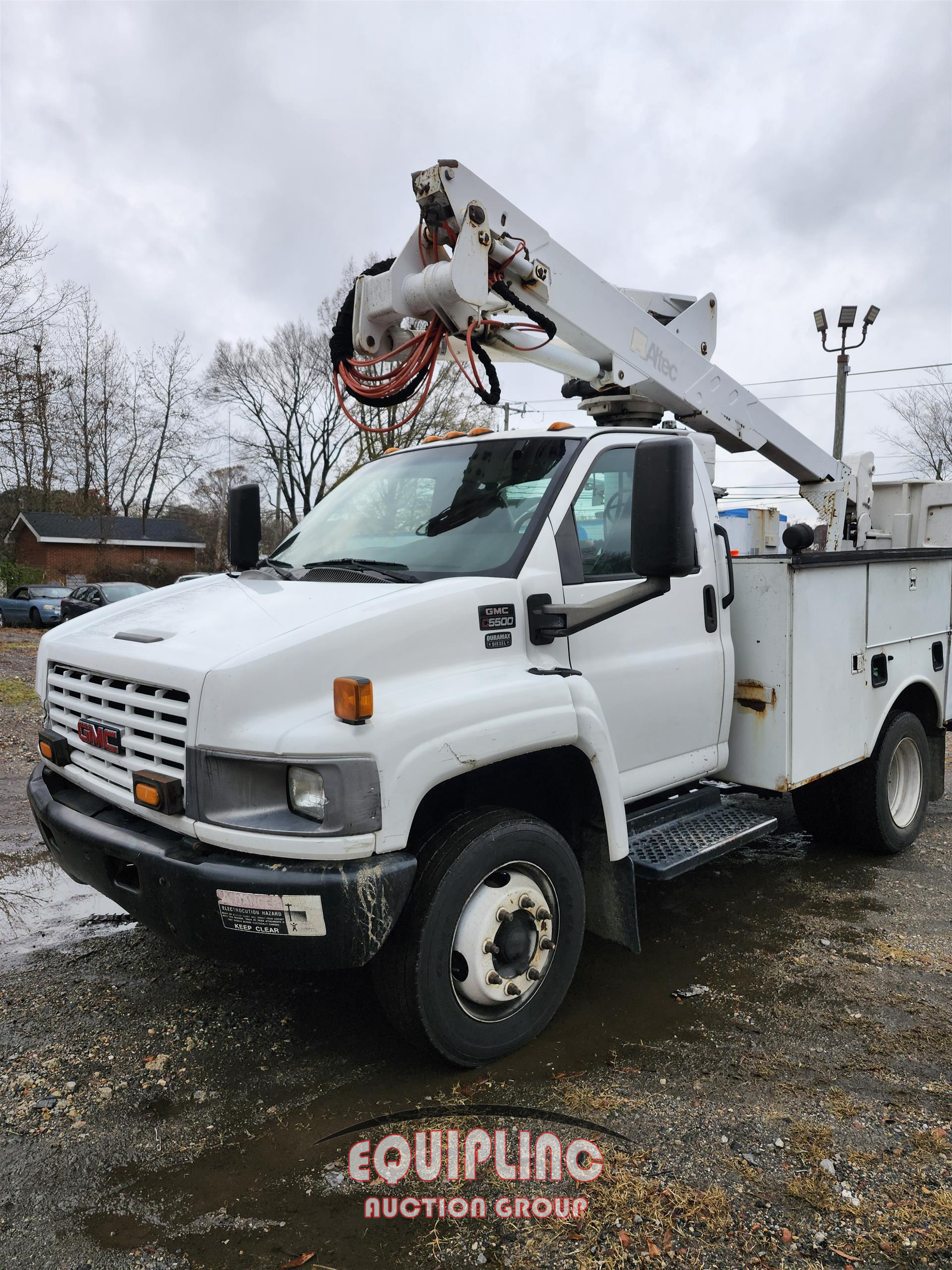 2006 GMC C5500 BUCKET TRUCK