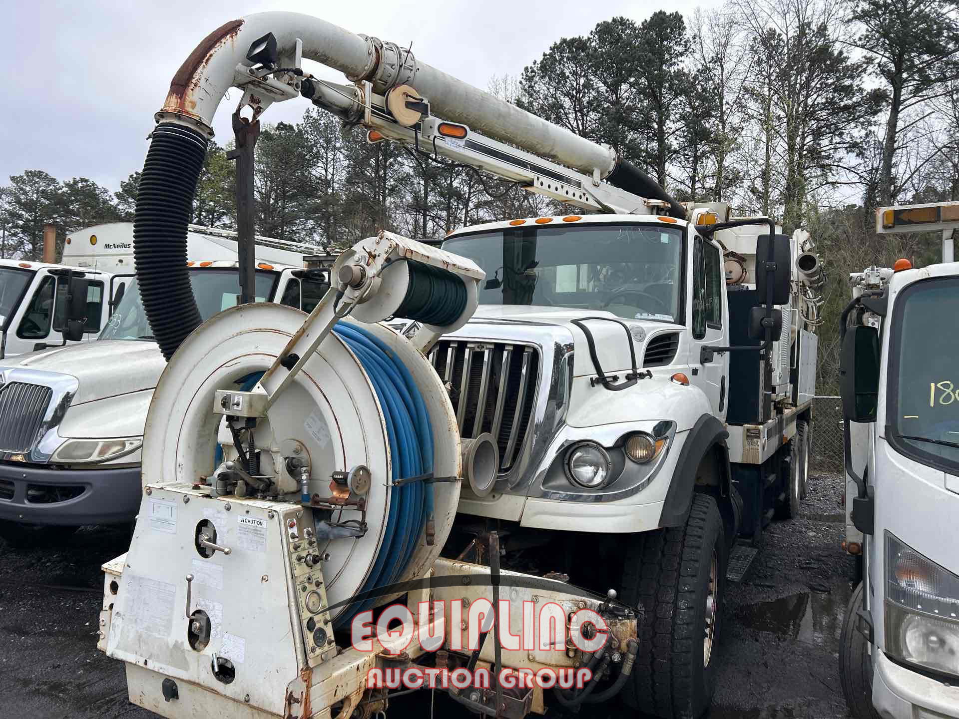 2009 INTERNATIONAL 7600 6X4 T/A  VACUUM TRUCK