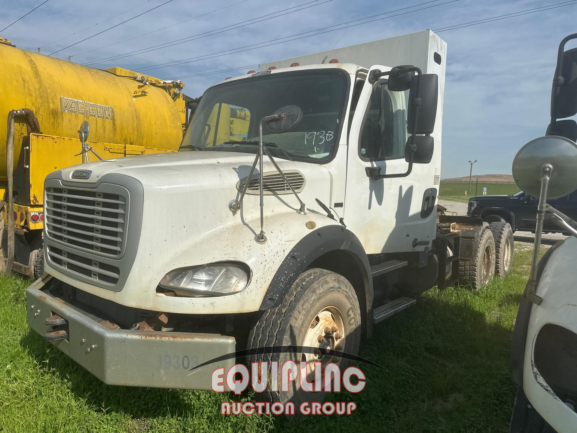 2012 FREIGHTLINER M2 6X4 T/A DAY CAB TRUCK
