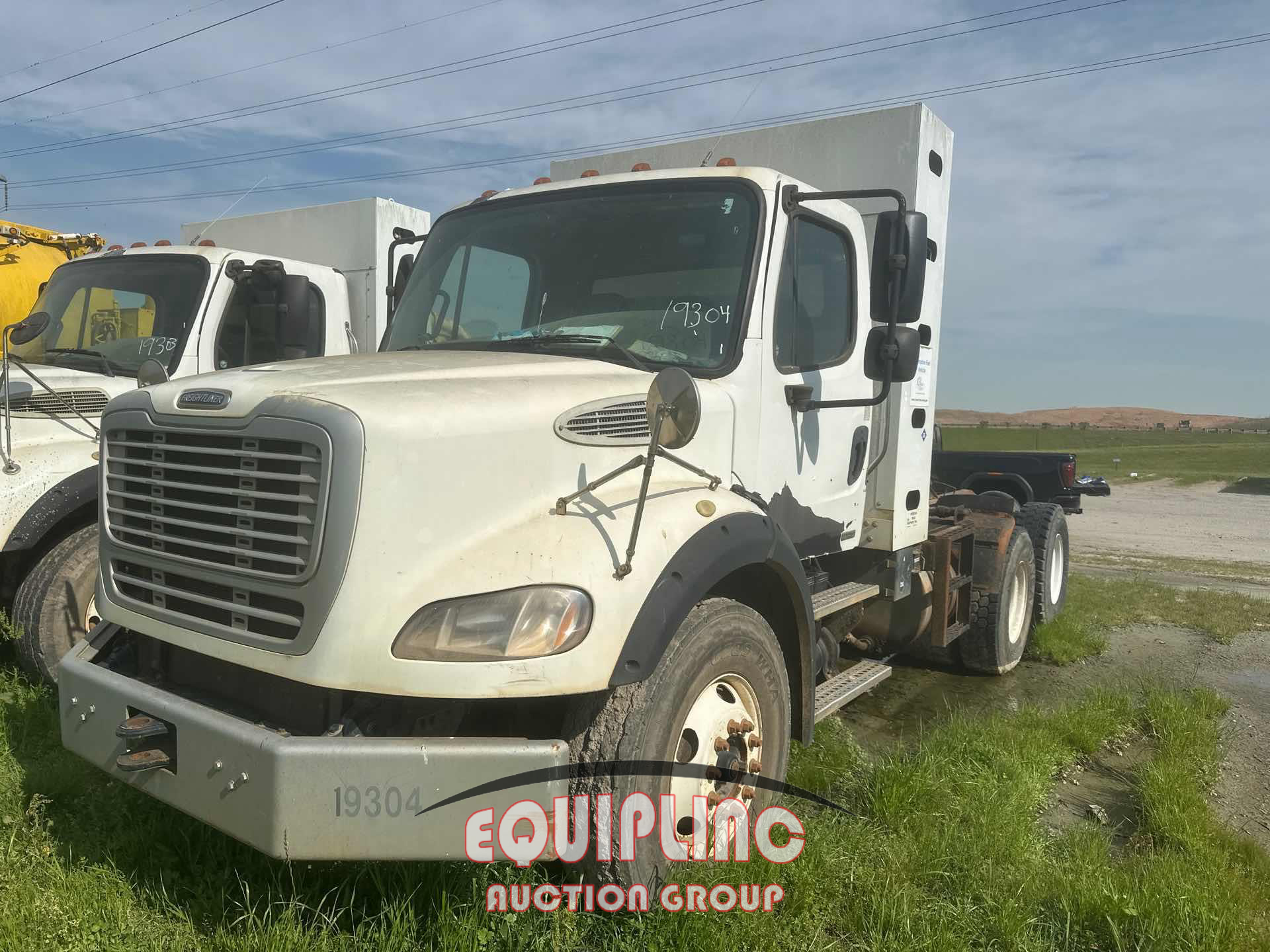 2012 FREIGHTLINER M2 6X4 T/A DAY CAB TRUCK