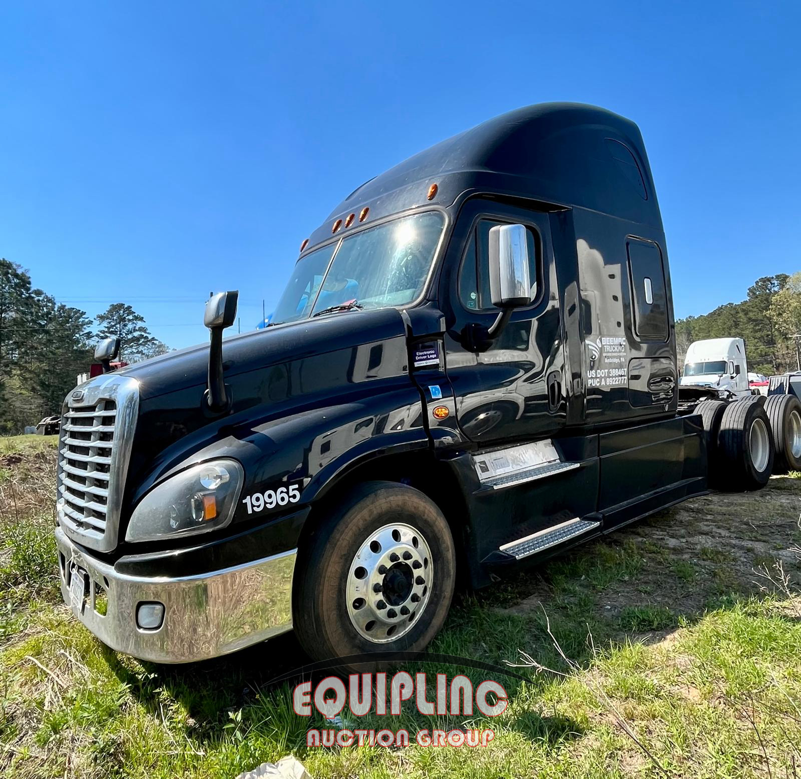 2018 FREIGHTLINER CASCADIA 6X4 T/A SLEEPER TRUCK TRACTOR