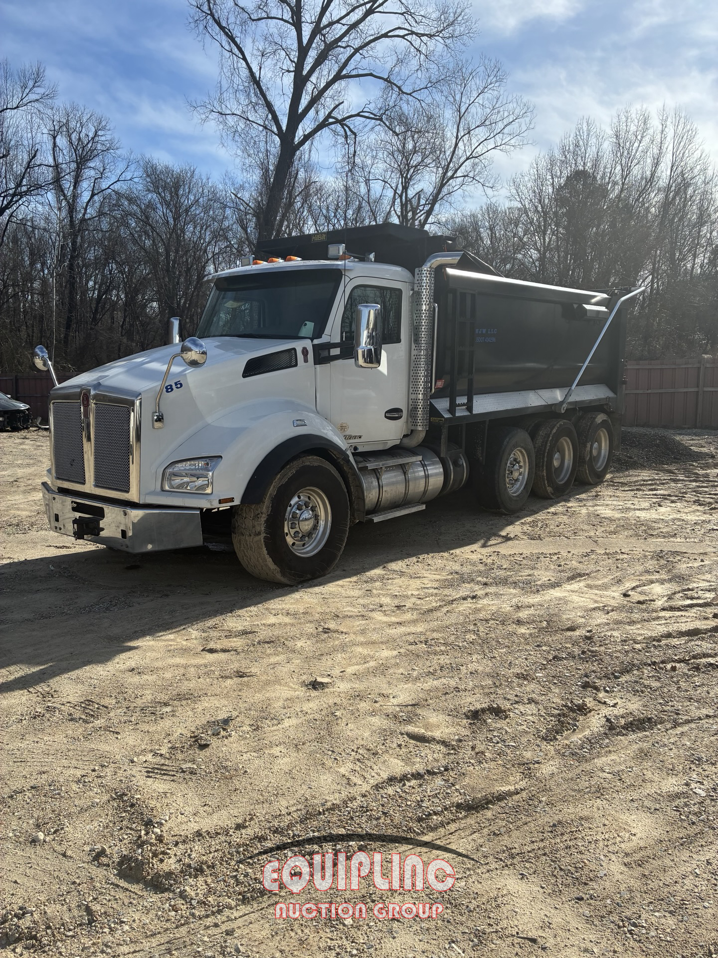 2017 KENWORTH T880 TRI/A DUMP TRUCK