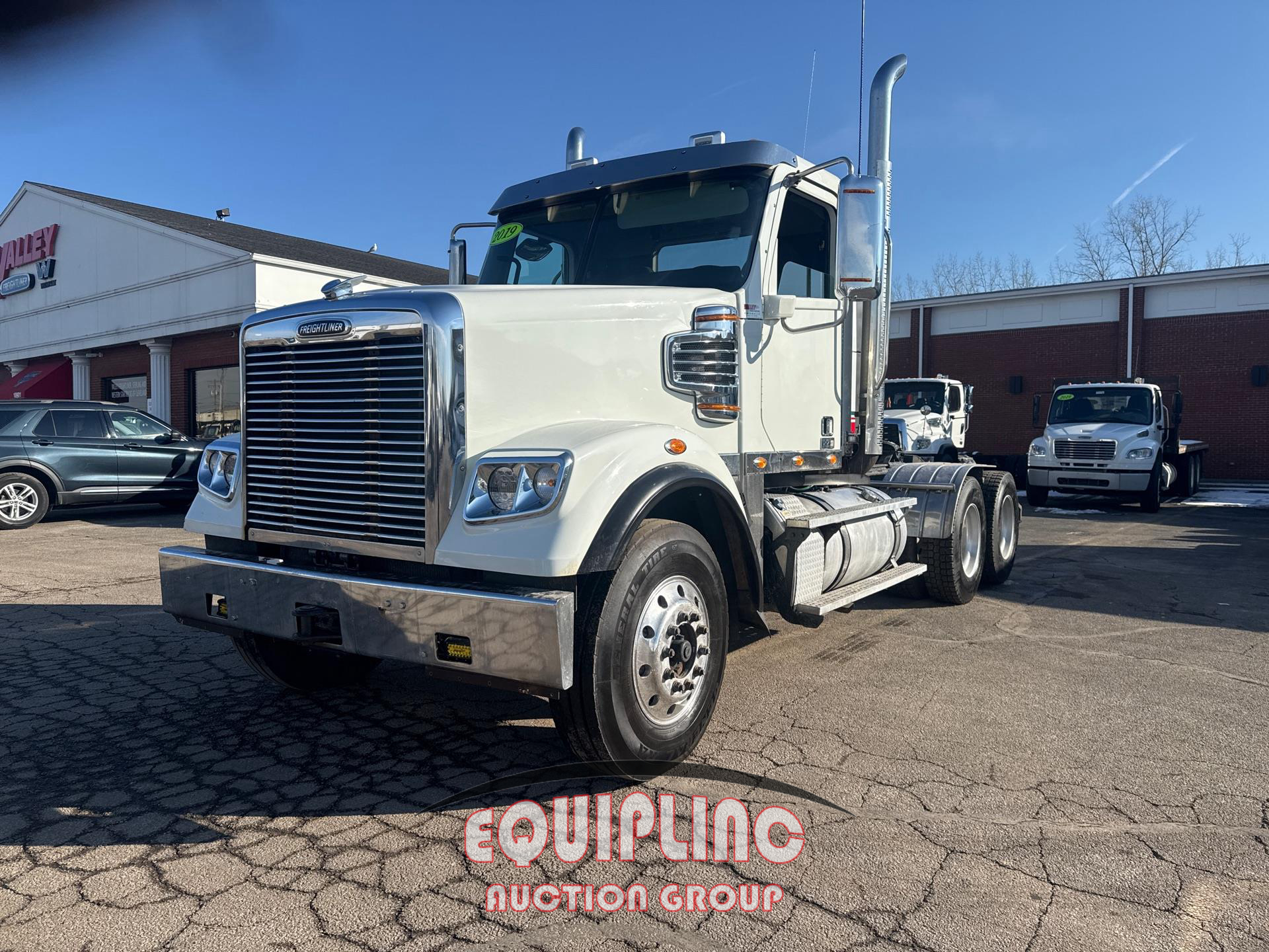 2019 FREIGHTLINER 122SD 6X4 T/A TRUCK TRACTOR