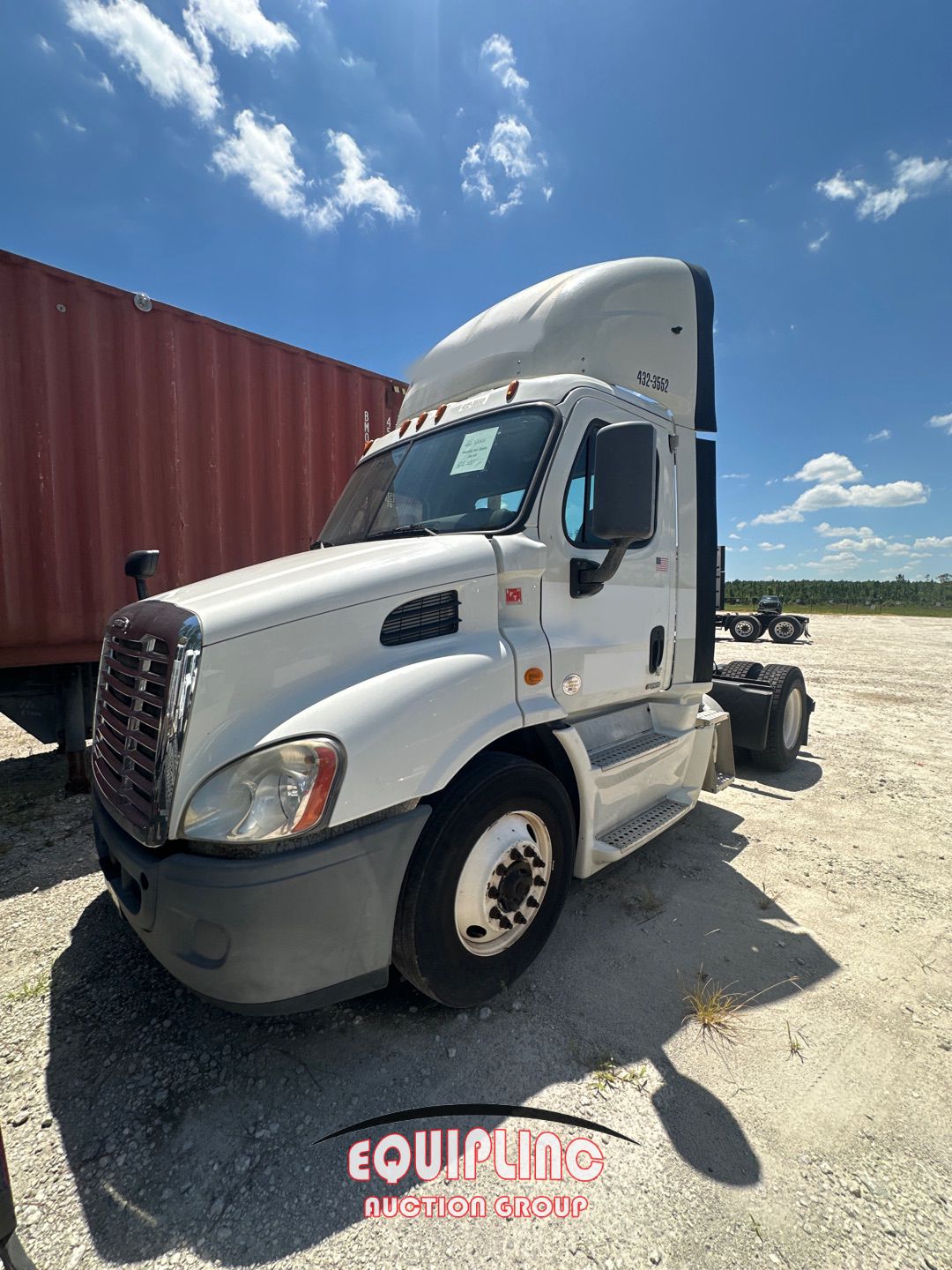 2014 FREIGHTLINER CASCADIA 113 S/A DAY CAB TRUCK TRACTOR