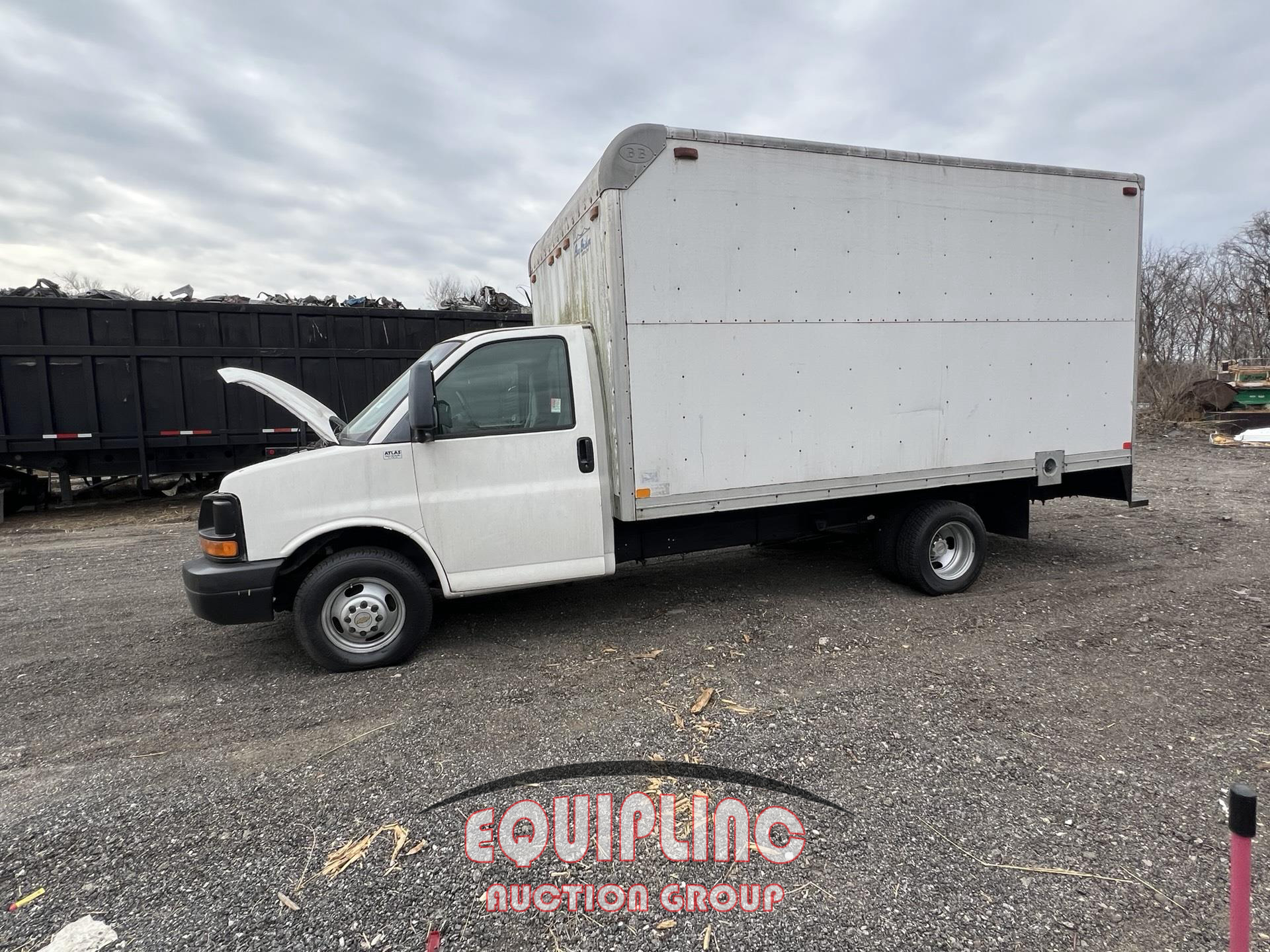 2005 CHEVROLET  EXPRESS 3500 4X2 S/A 14FT BOX TRUCK