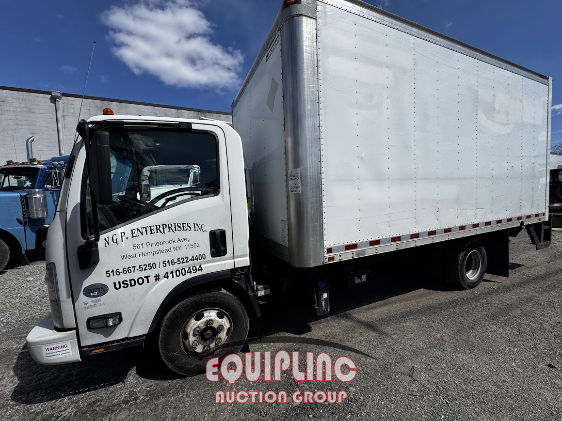 Photo of a 2015 Isuzu NPR