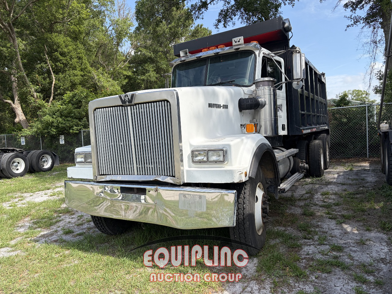 Photo of a 2000 Western Star 4900
