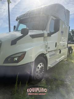 2018 FREIGHTLINER CASCADIA 6X4 T/A SLEEPER TRUCK TRACTOR