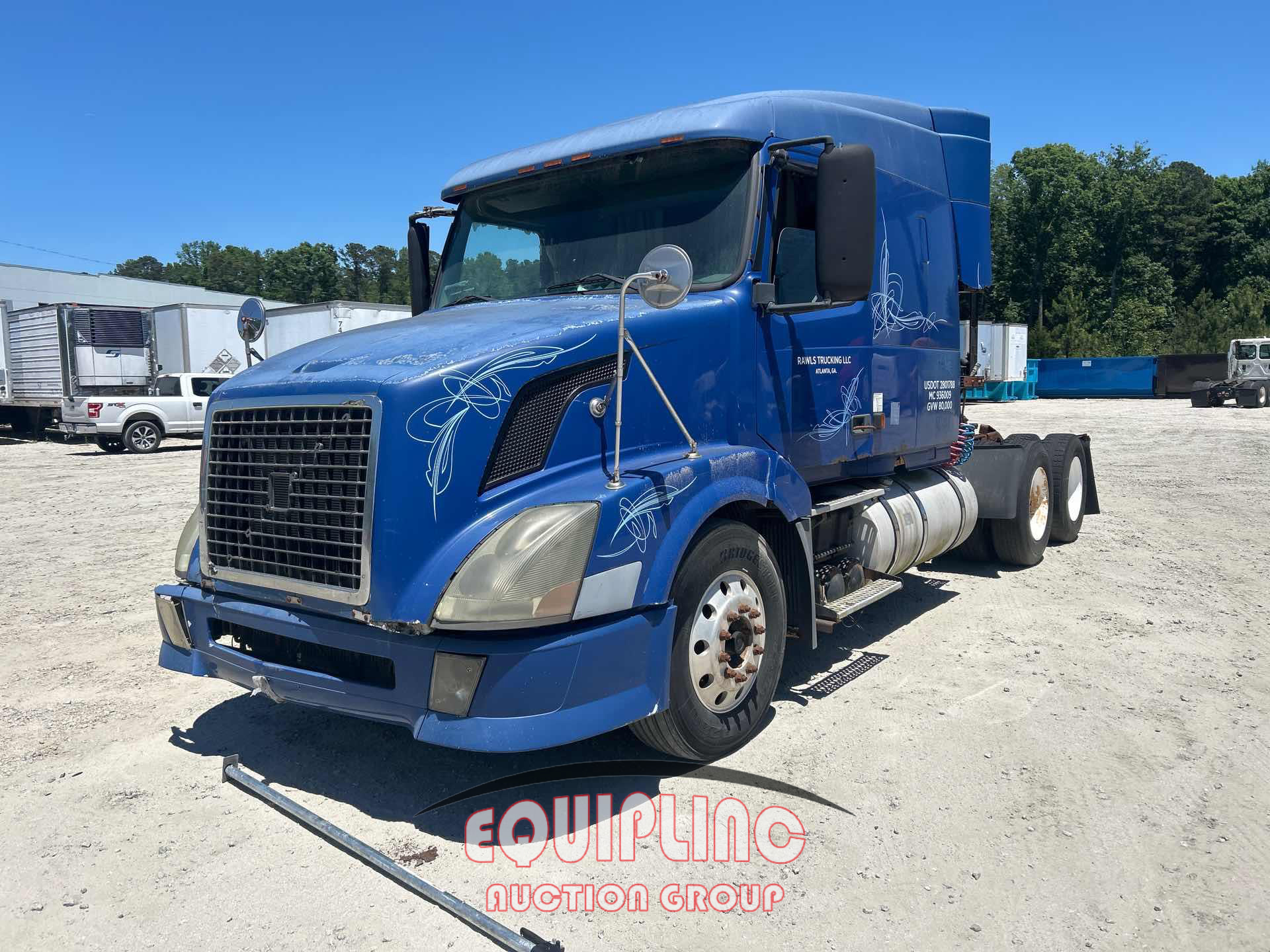 2005 VOLVO VNL 6X4 T/A MID ROOF SLEEPER TRUCK