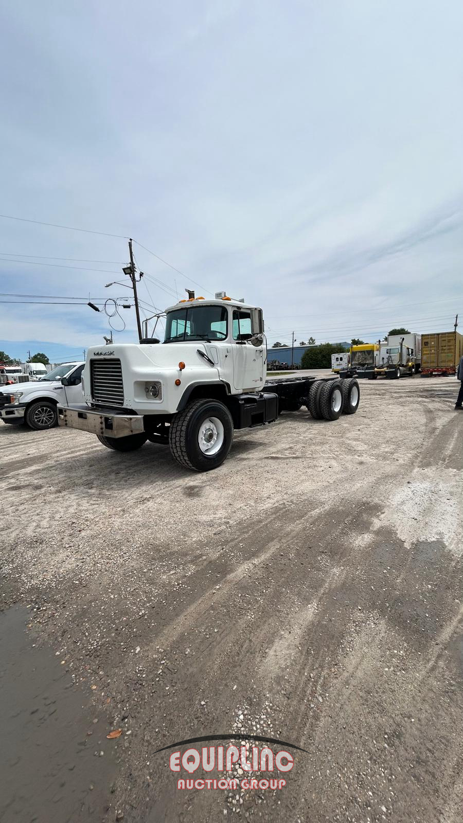 2000 MACK CH613 CAB AND CHASSIS