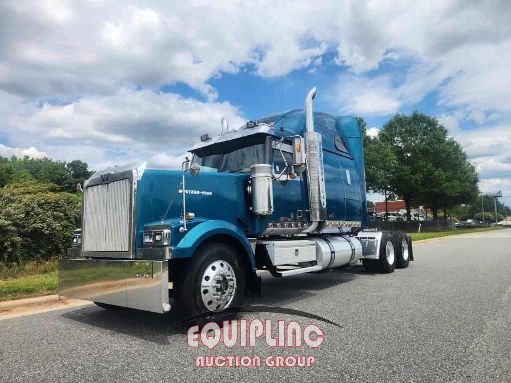 Photo of a 2007 Western Star 4900