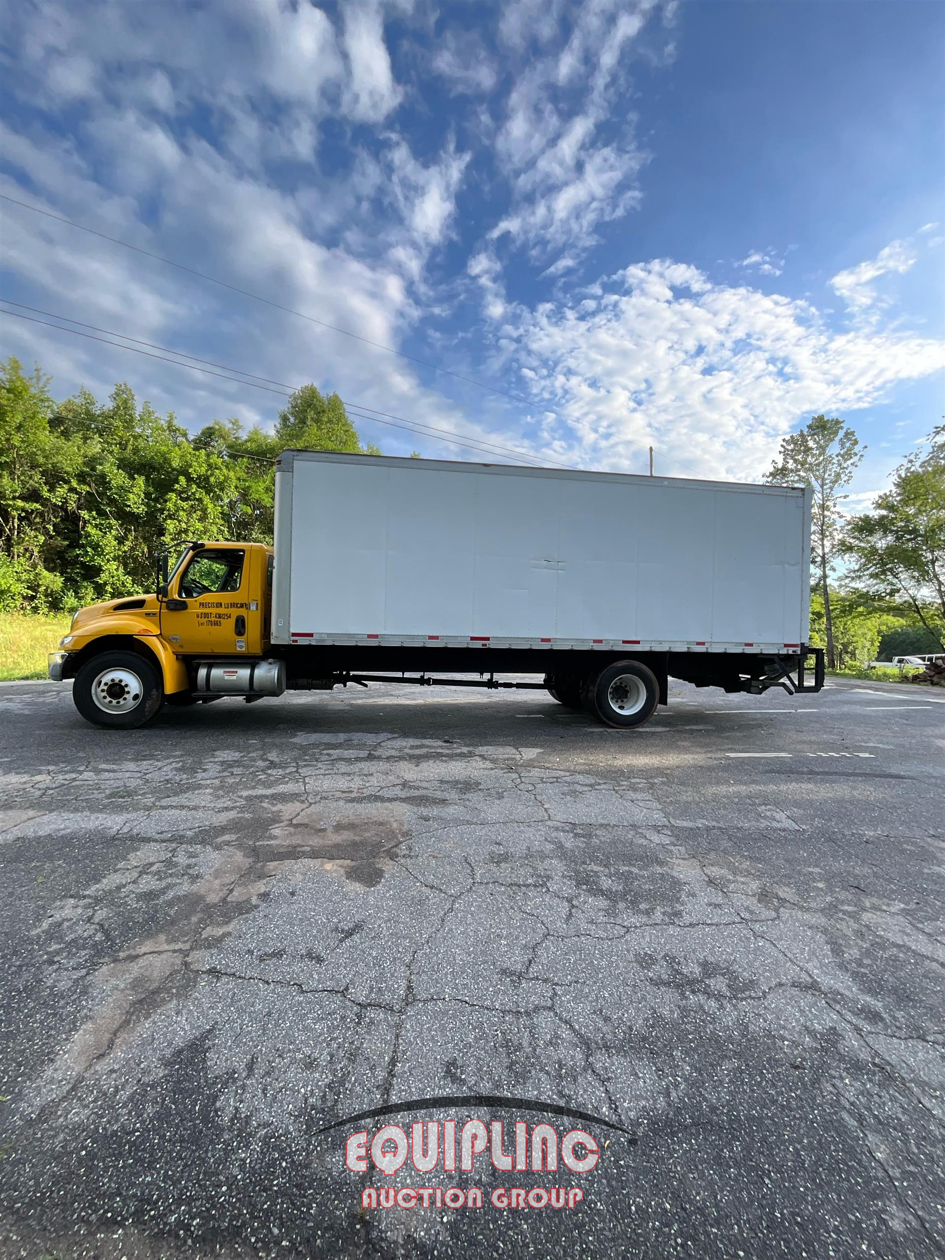 2020 INTERNATIONAL MV607 4X2 S/A 24FT BOX TRUCK