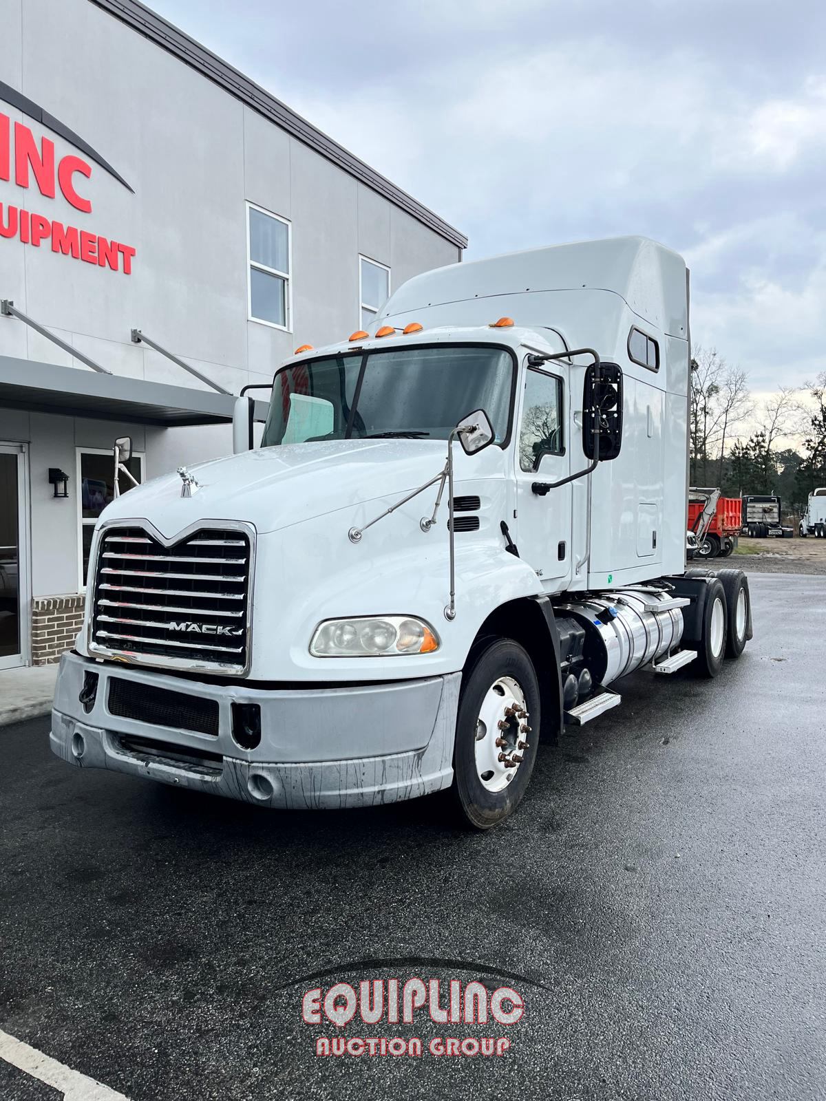 Photo of a 2015 Mack CXU613
