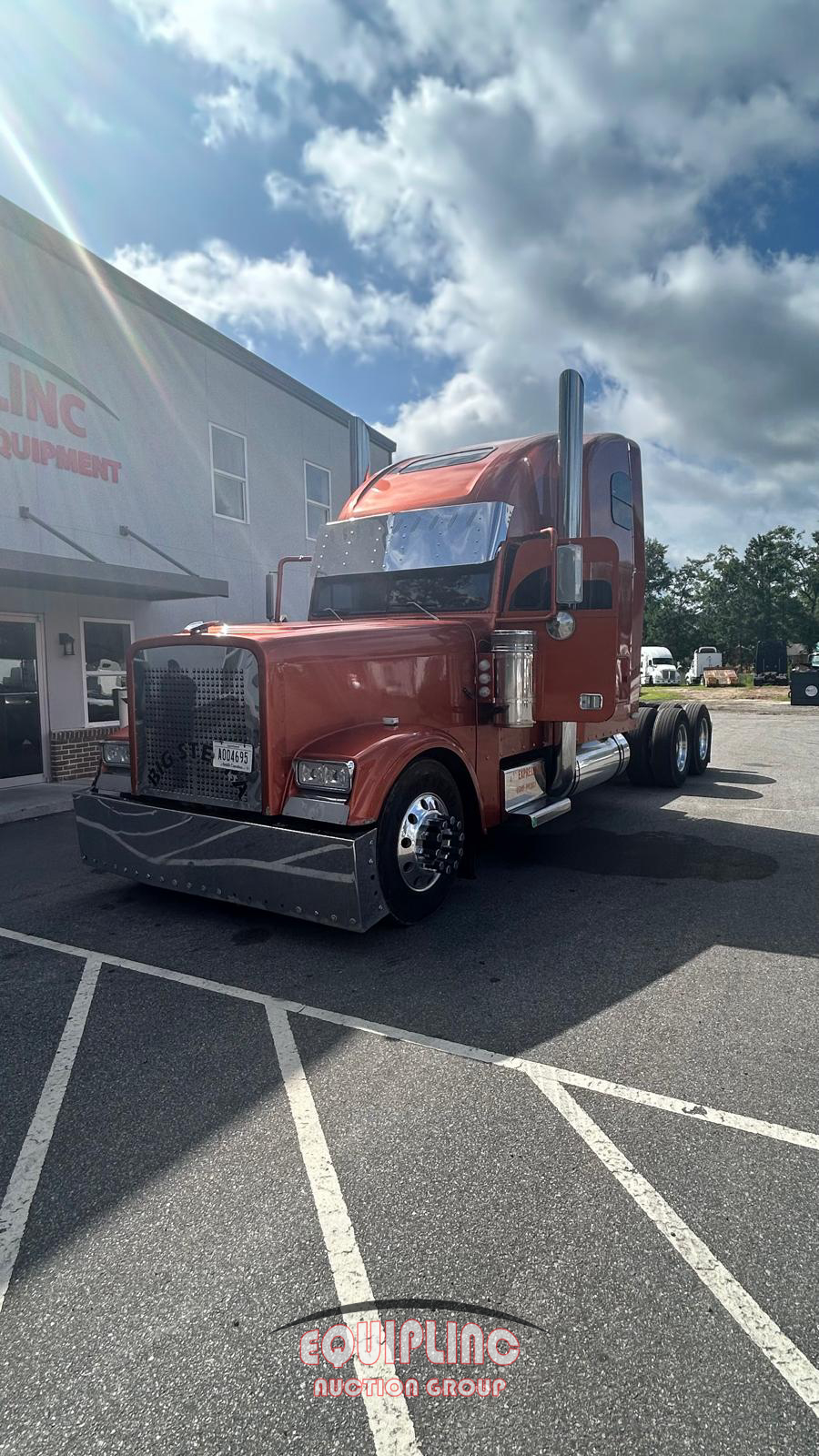 Photo of a 2003 Freightliner CLASSIC XL