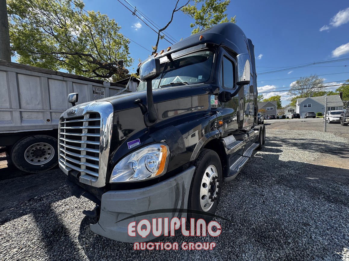 Photo of a 2016 Freightliner CASCADIA