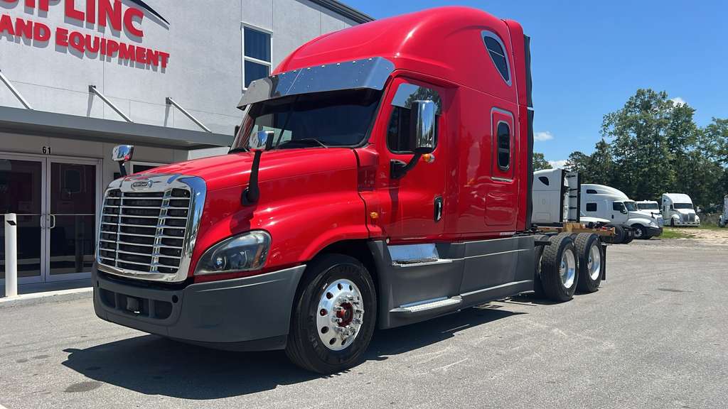 Photo of a 2016 Freightliner CASCADIA