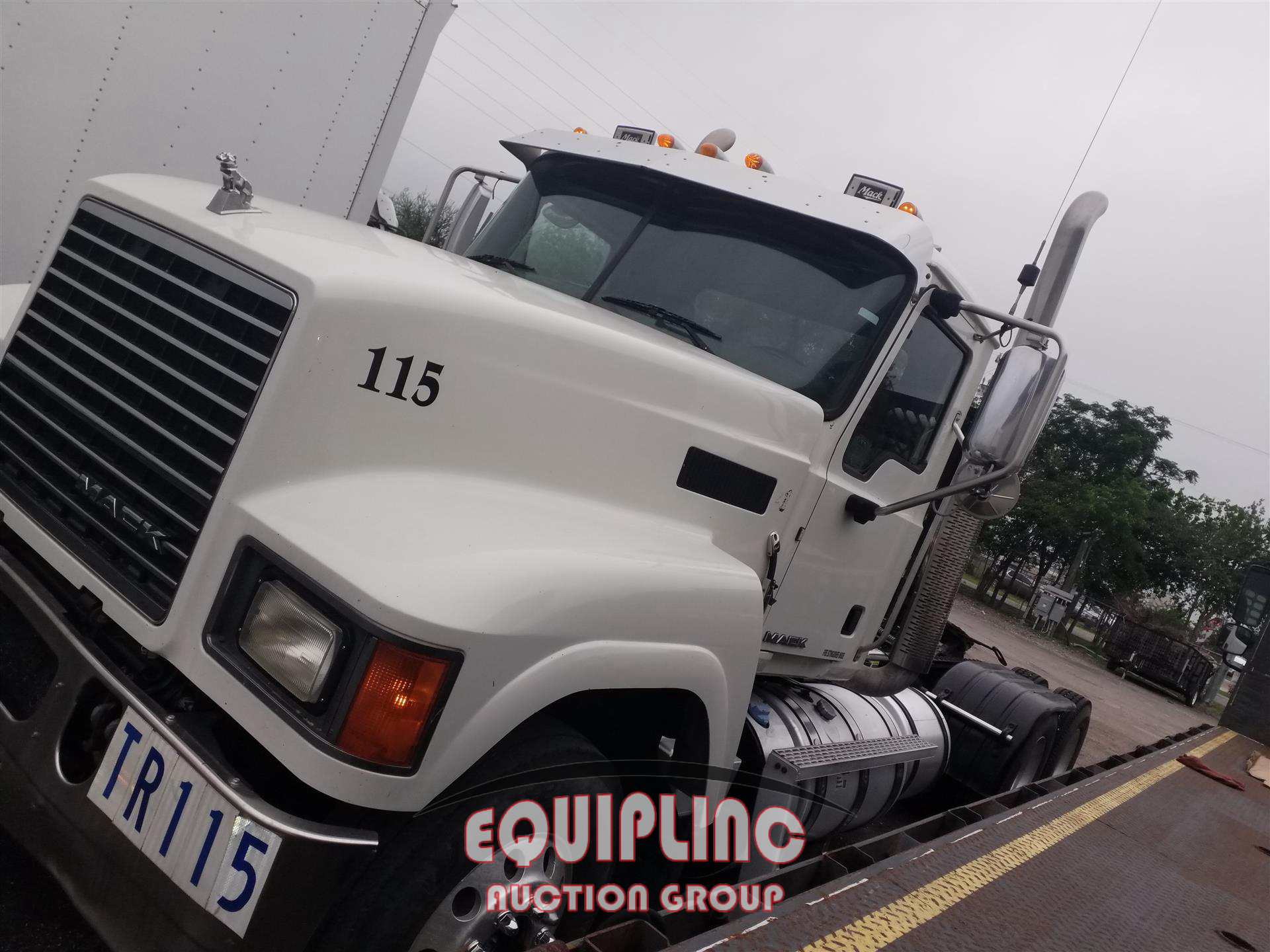 2015 MACK CHU613 6X4 T/A DAY CAB TRUCK TRACTOR