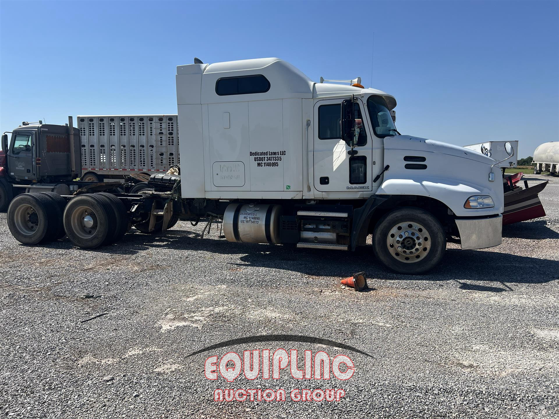 Photo of a 2018 Mack CXU613