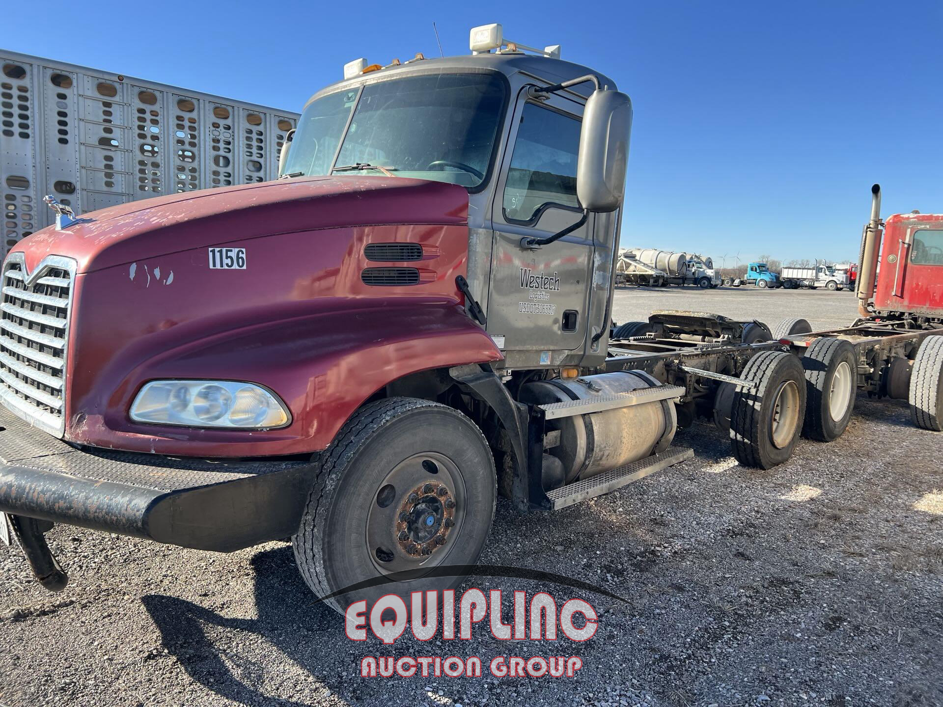 Photo of a 2005 Mack CXN613