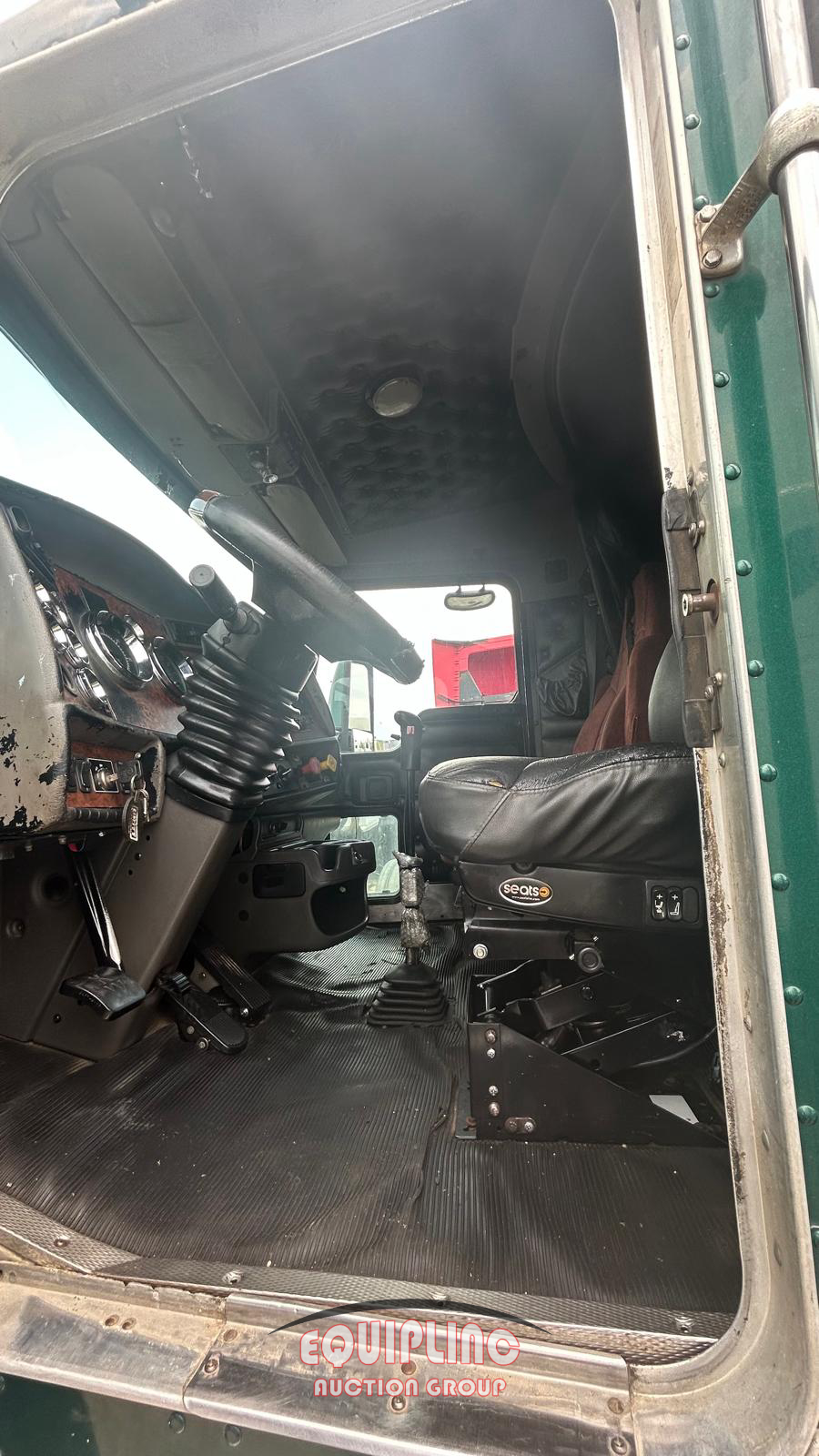 2006 Kenworth T8