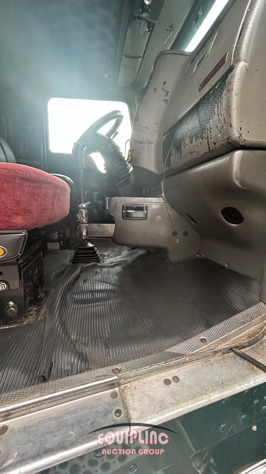 2006 Kenworth T8