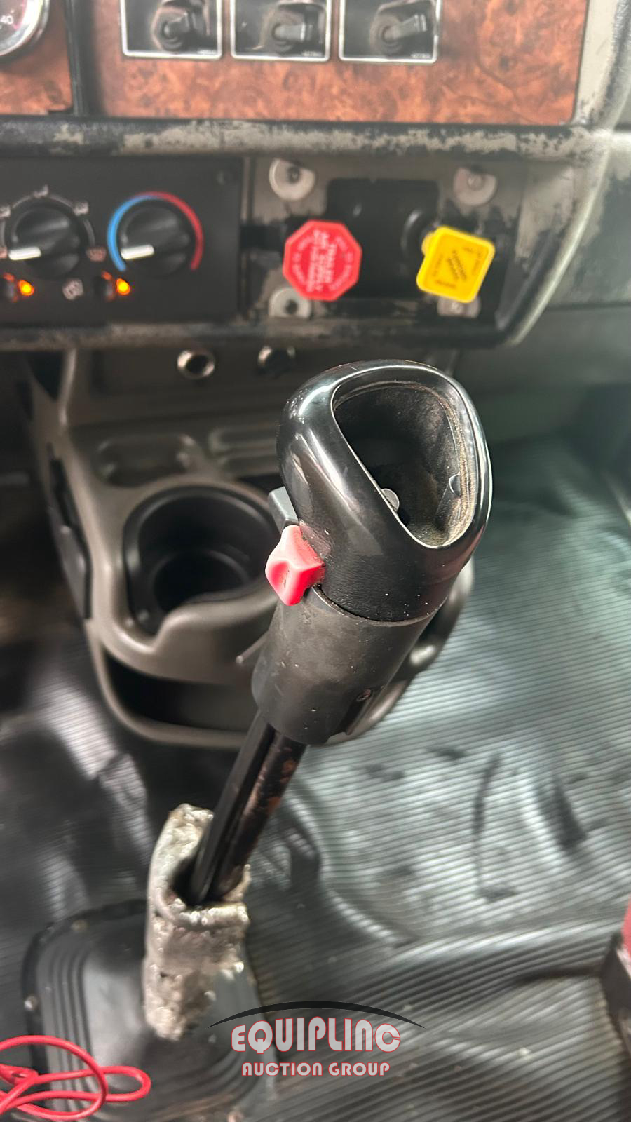 2006 Kenworth T8