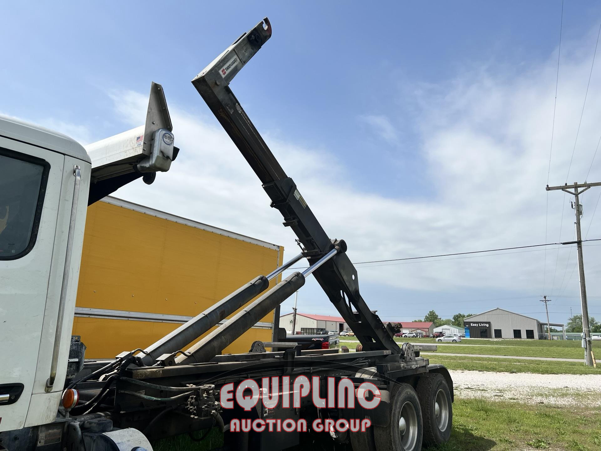 2023 Peterbilt 567