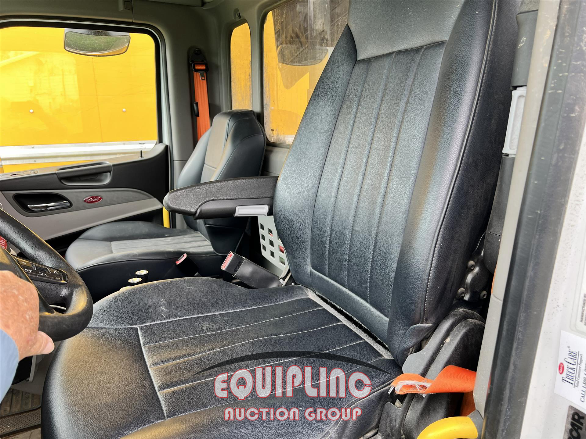 2023 Peterbilt 567