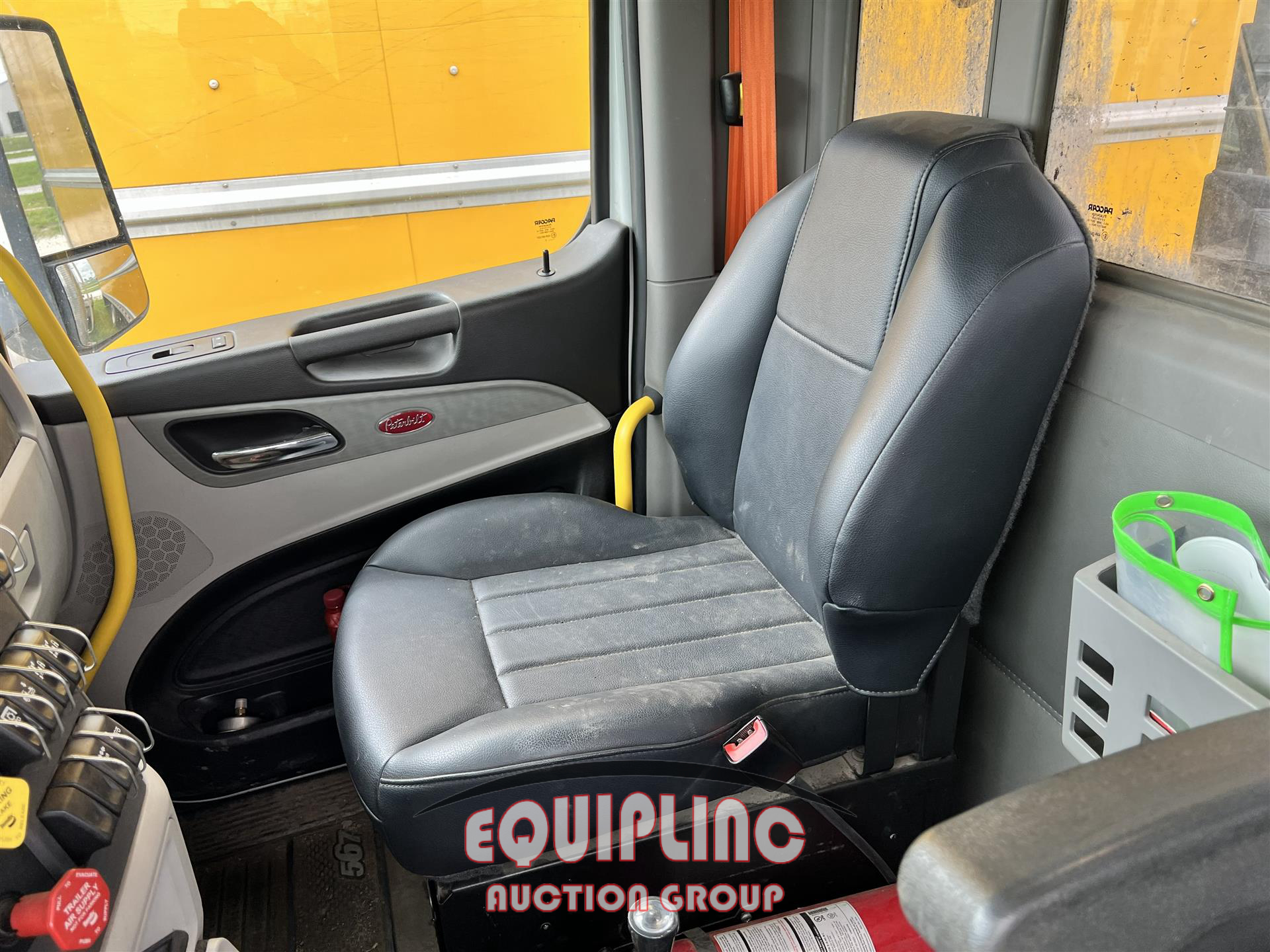 2023 Peterbilt 567