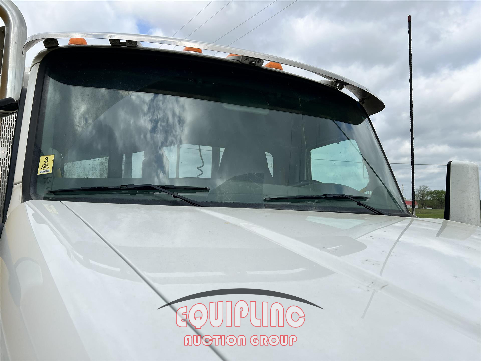 2023 Peterbilt 567