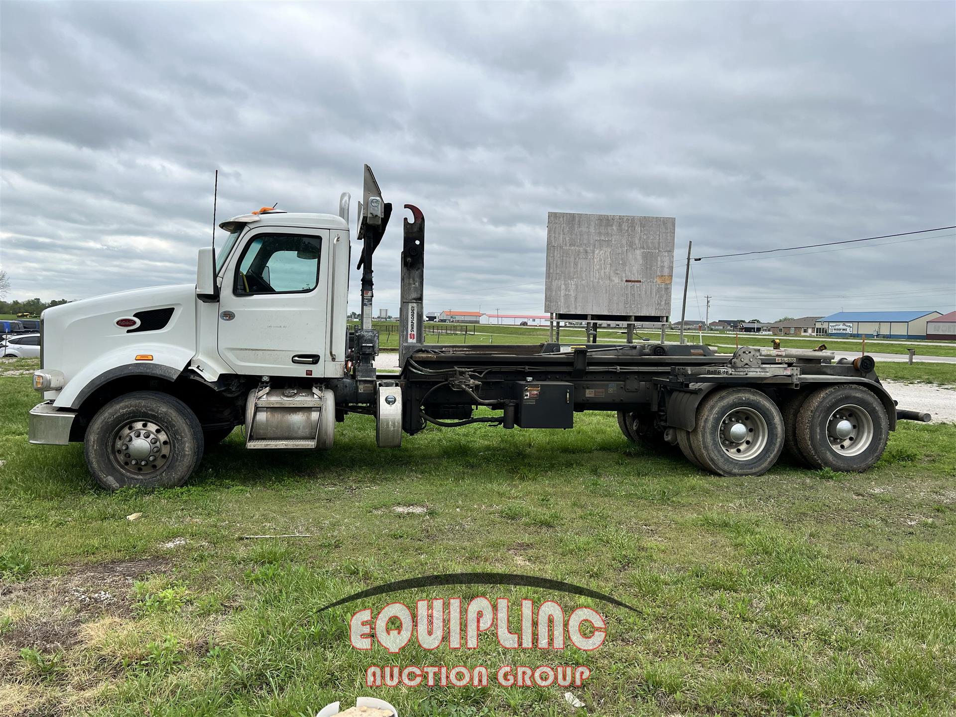 2023 Peterbilt 567