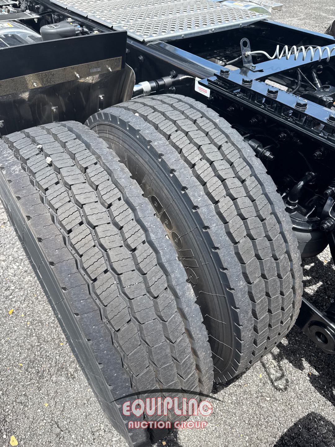 2024 Kenworth W900