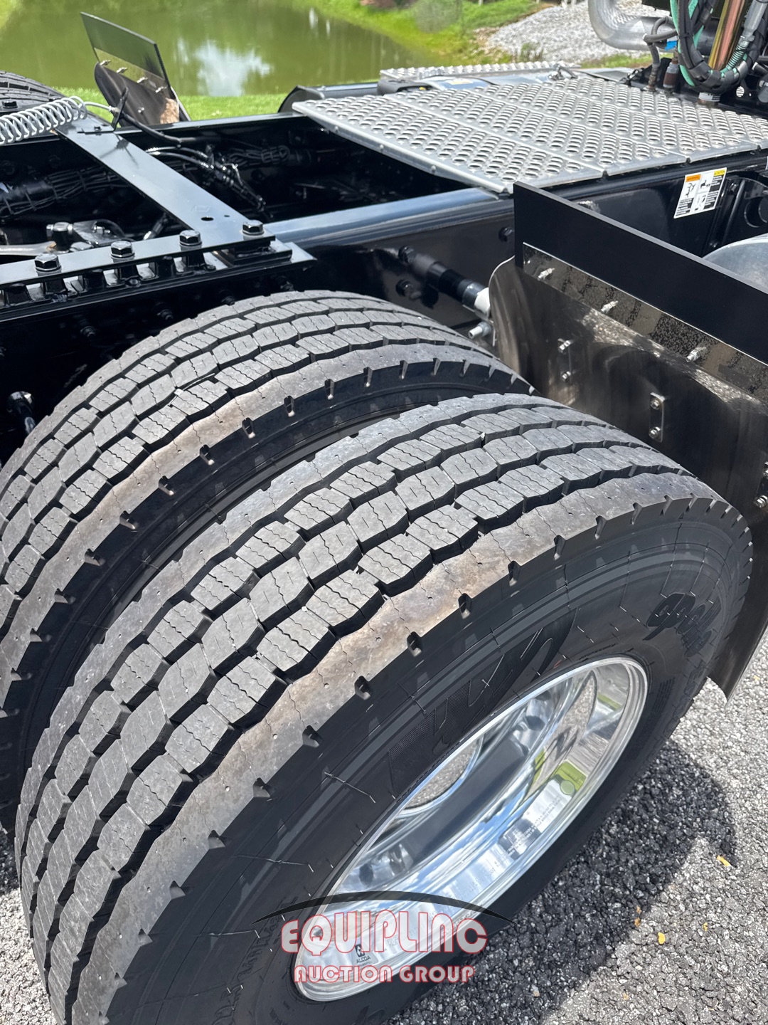 2024 Kenworth W900