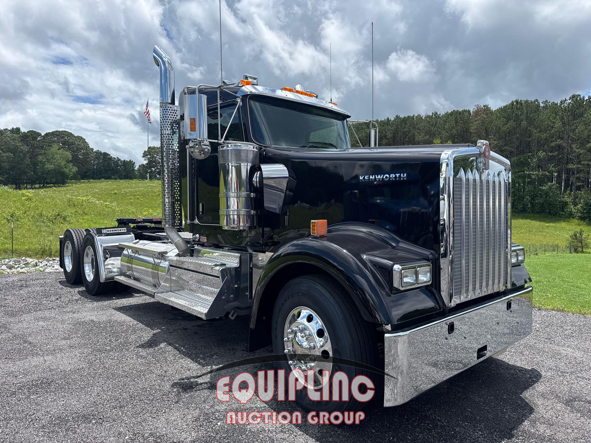 2024 Kenworth W900