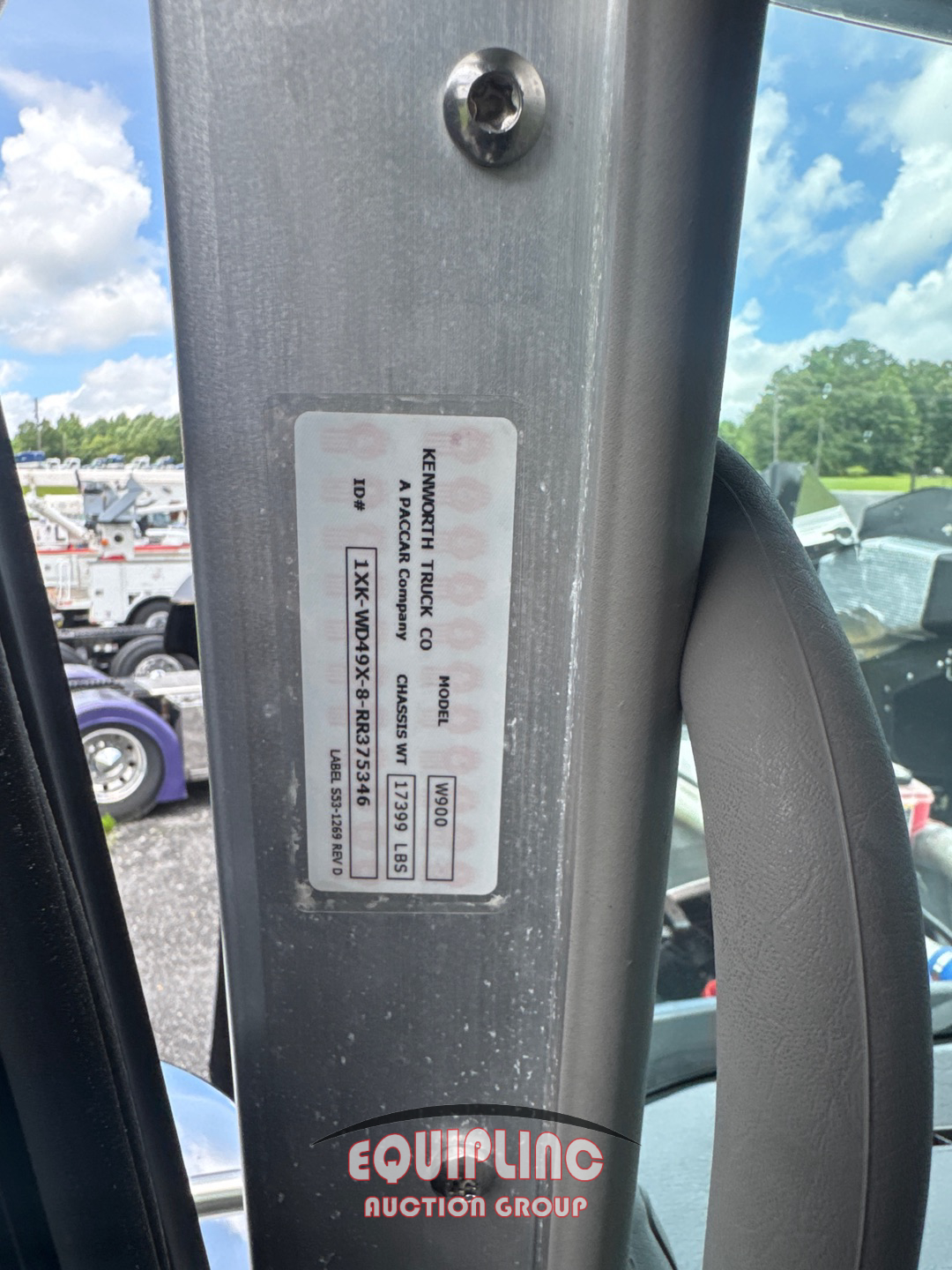 2024 Kenworth W900