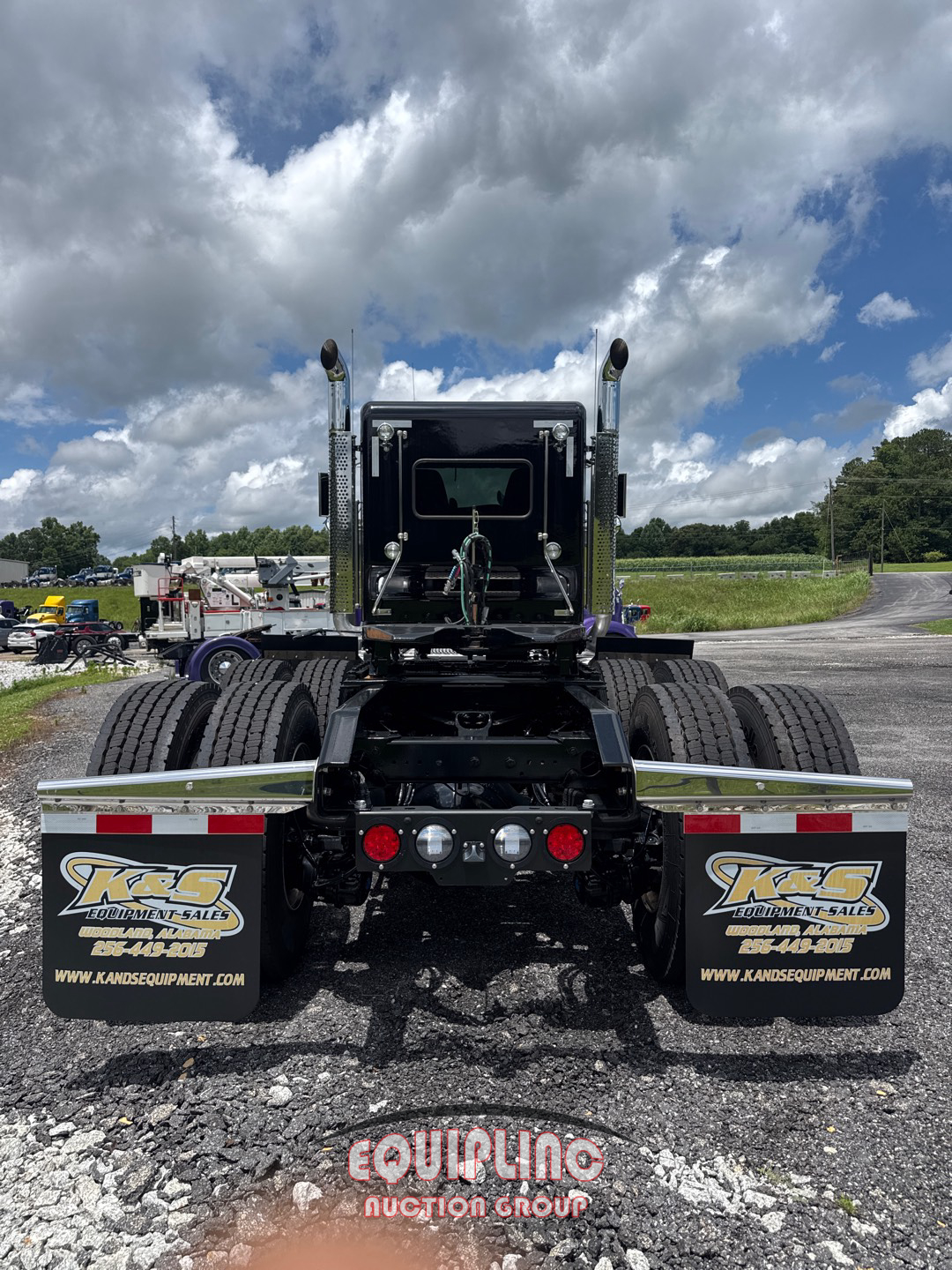 2024 Kenworth W900