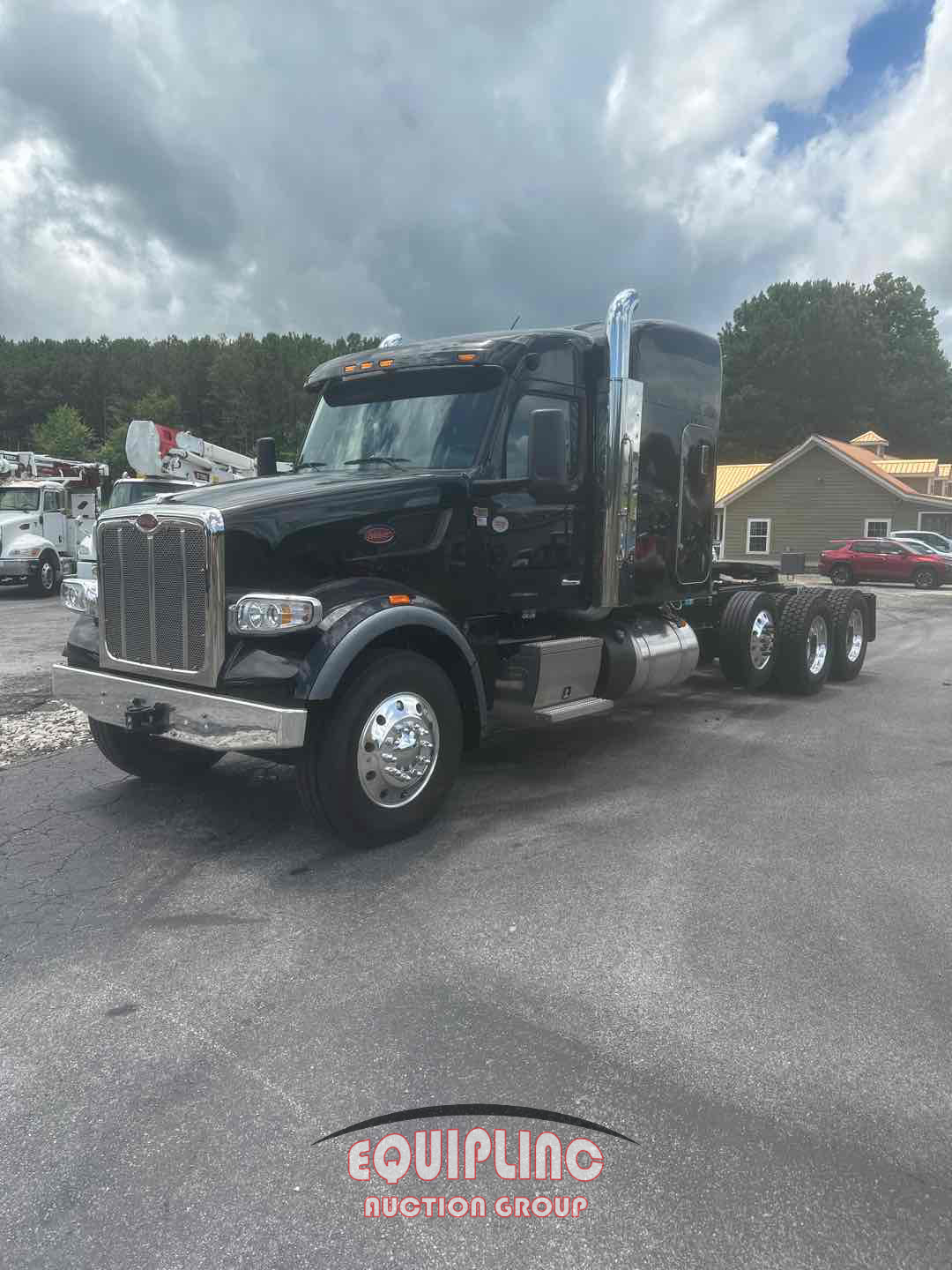 Photo of a 2025 Peterbilt 567