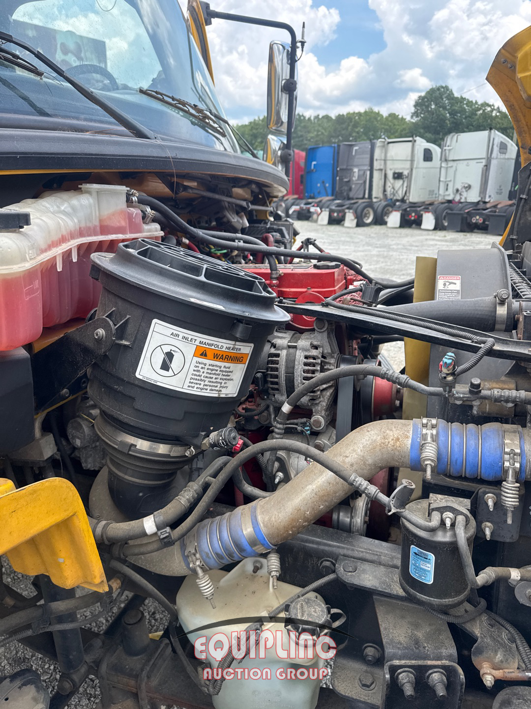 2013 Freightliner M2106