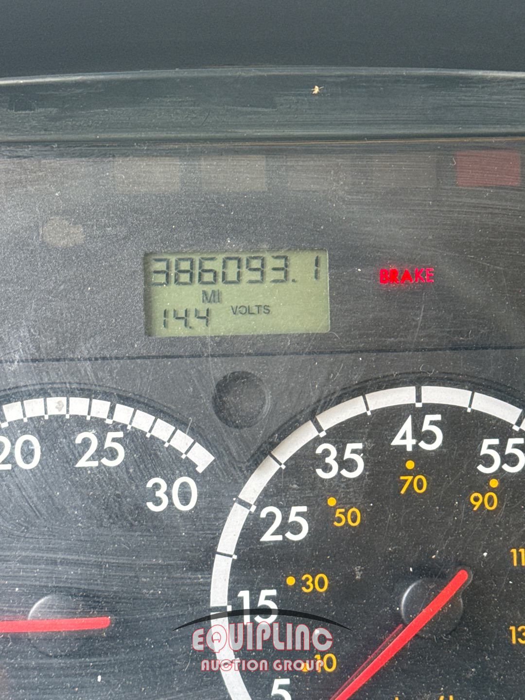 2013 Freightliner M2106