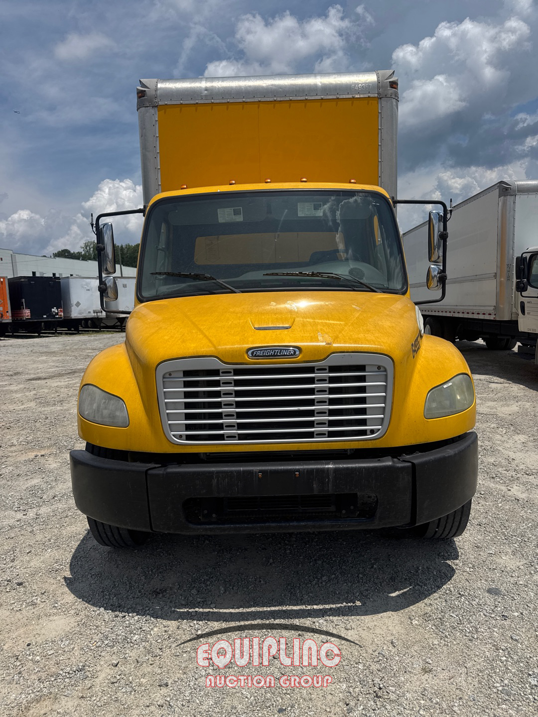 2013 Freightliner M2106