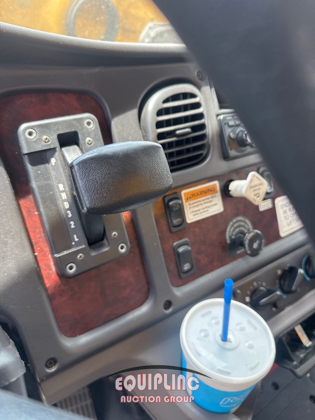 2013 Freightliner M2106