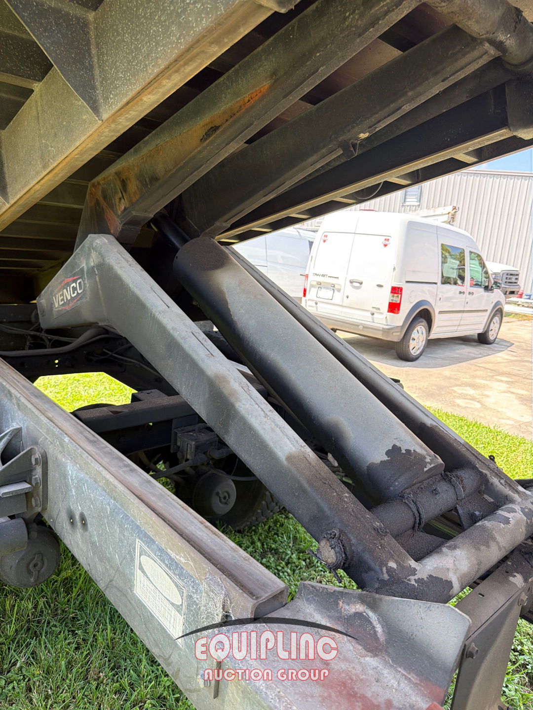 2004 Ford F750